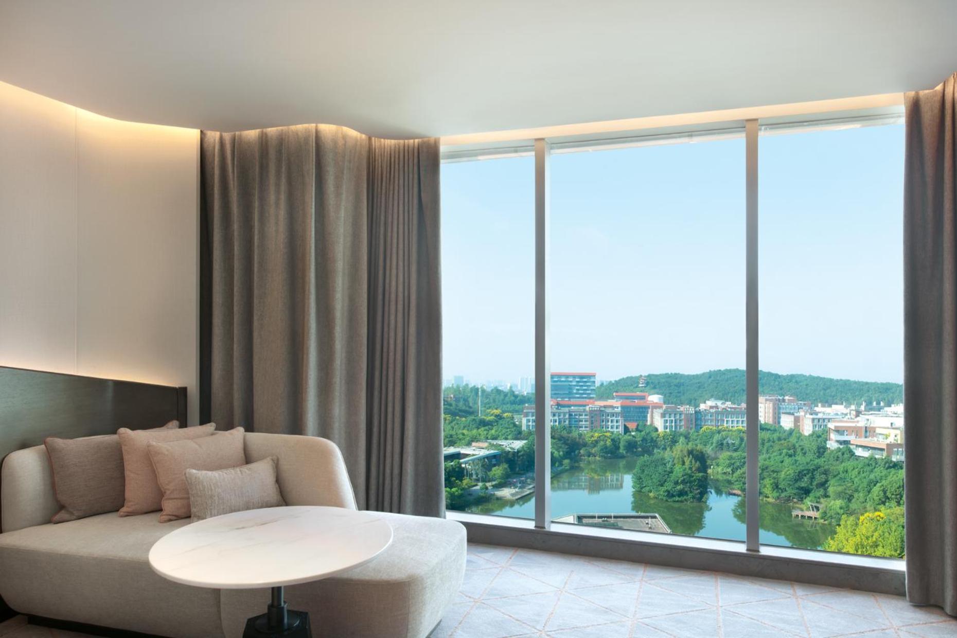 Crowne Plaza Wuhan Optics Valley By Ihg Exterior foto